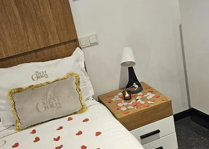 Apartment Guesthaus 1 *